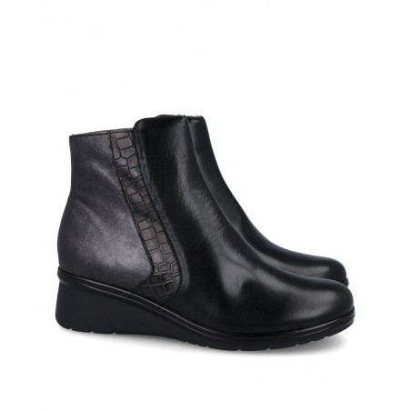 Ankle boots with low wedge Pitillos 10035