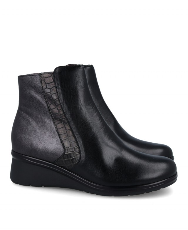 Ankle boots with low wedge Pitillos 10035