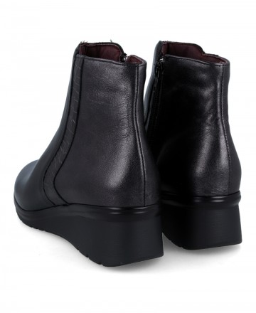 Ankle boots with low wedge Pitillos 10035