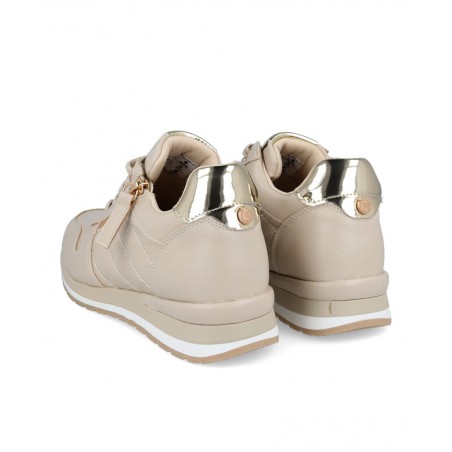 Casual sneakers with padded panel Xti 143493