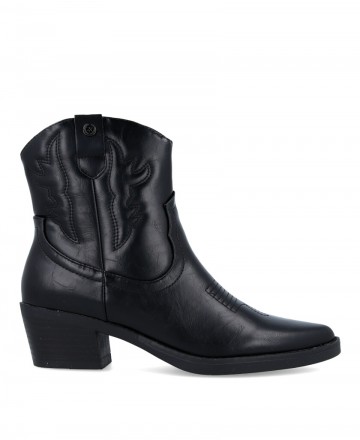 Cowboy ankle boots with medium heel Xti 143118