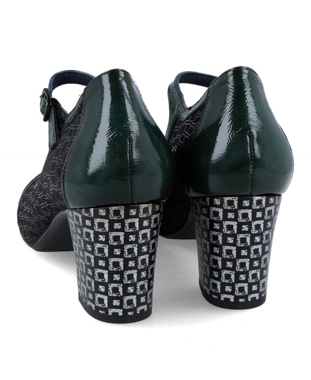 Dorking D8669 buckled pumps Dorking D8669 buckled pumps