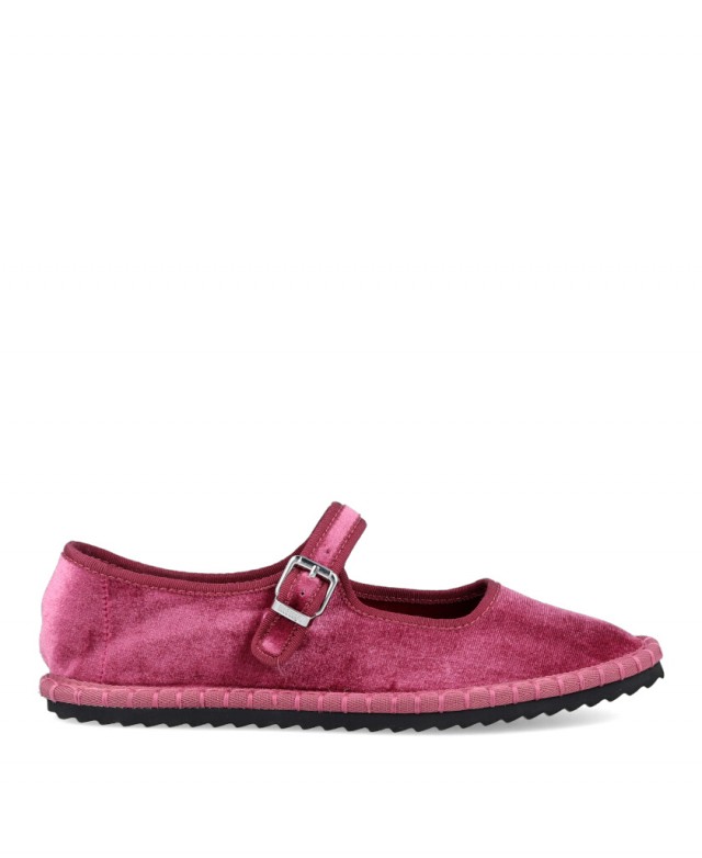 Mustang Flo 59774 women's flat shoes with buckle fastening