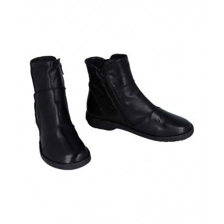 Catchalot IB23491 Rounded Toe Flat Ankle Boots