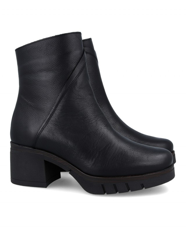 Paula Urban 11-1140 wide heel ankle boots