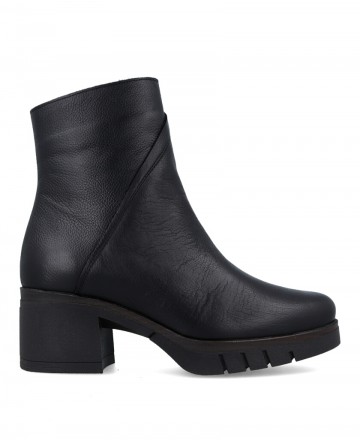 Paula Urban 11-1140 wide heel ankle boots