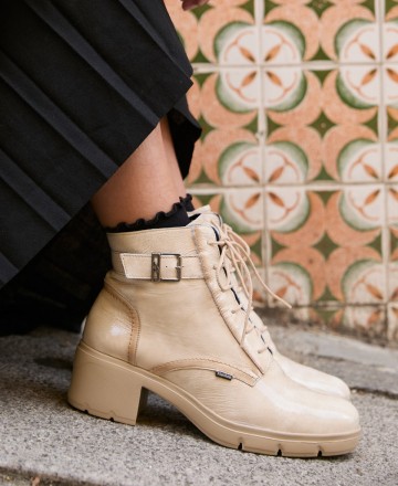 Fluchos F2107 military ankle boots with heel