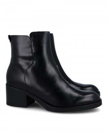 Women's classic ankle boots Wonders G-6240