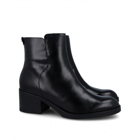 Women's classic ankle boots Wonders G-6240