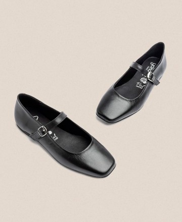 Yokono LENNA-001 Buckle Closure Flat Shoes