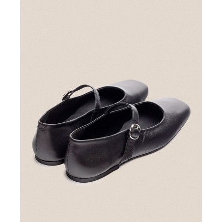 Yokono LENNA-001 Buckle Closure Flat Shoes