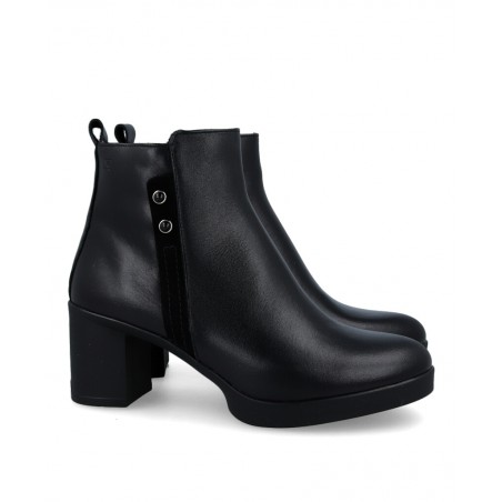 Ankle boot with decorative side detail Dorking D9423