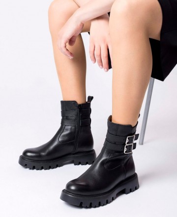 Wonders Pura buckled biker boots