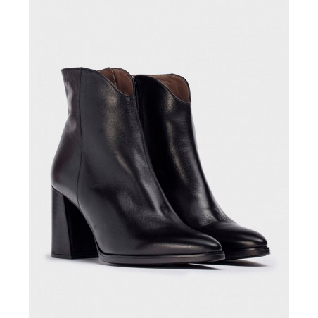 Wonders Nara V-cut heeled bootie