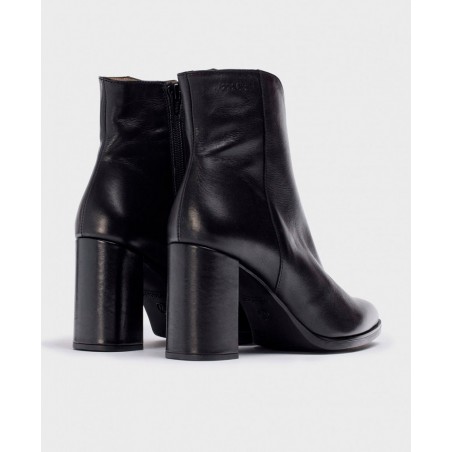 Wonders Nara V-cut heeled bootie