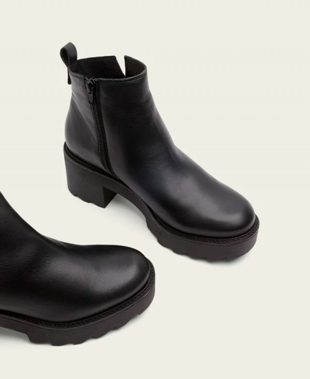 Porronet Mila 4676 casual leather ankle boots with zipper Porronet Mila 4676 casual leather ankle boots with zipper