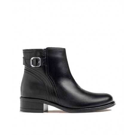 Yokono Mons flat ankle boots with side buckle