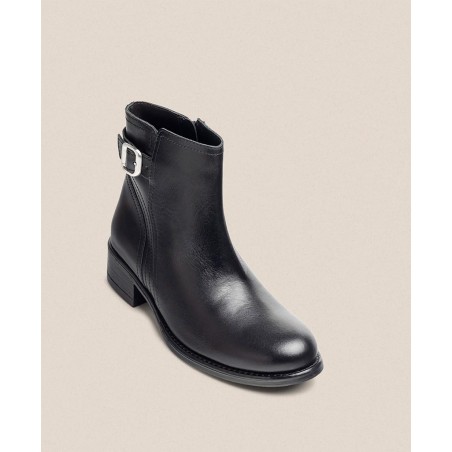 Yokono Mons flat ankle boots with side buckle