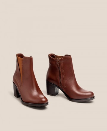 Yokono Orne side zip heeled ankle boots