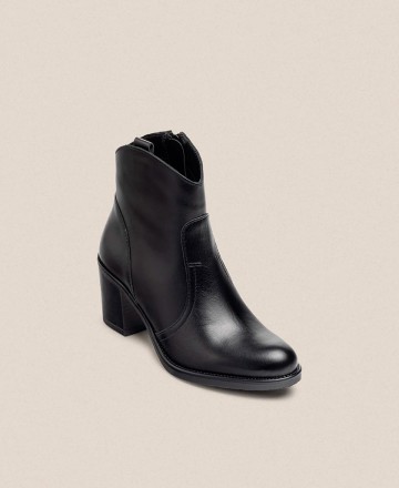 Yokono Orne leather heeled boot