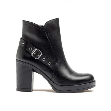 Ankle boots with buckle Yokono Pilsen-011