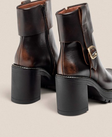 Ankle boots with buckle detail Yokono Tuna-005