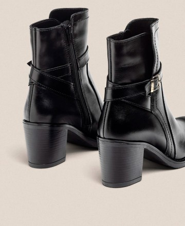 Yokono Orne 001 zipped heeled boot