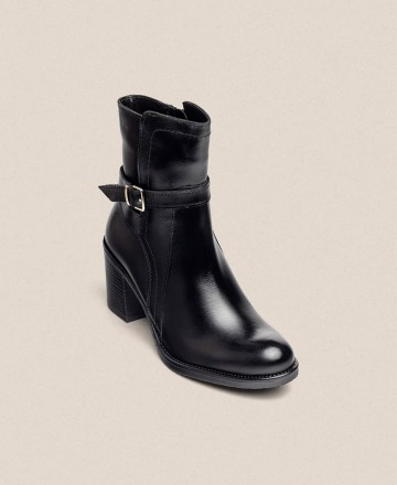 Yokono Orne 001 zipped heeled boot