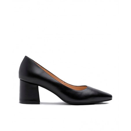 Patricia Miller Pas 6170 semi-square toe court shoe