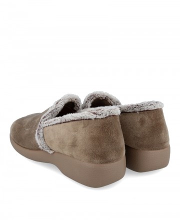 Garzón 3843.247 Furry House Slippers