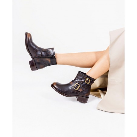 Yokono Mons 006 flat ankle boots with double buckle