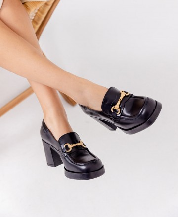 Yokono Kolin Buckled Loafer Shoes