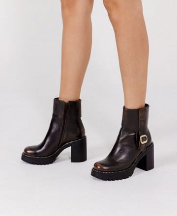 Ankle boots with buckle detail Yokono Tuna-005