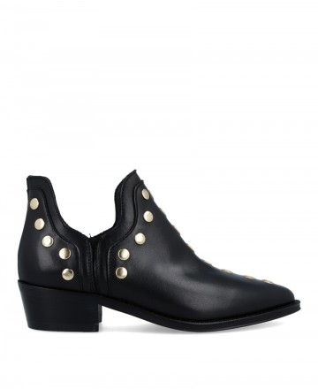 Ankle boots with studs Alpe Cecile 2551