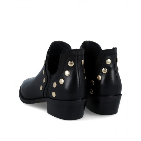 Ankle boots with studs Alpe Cecile 2551