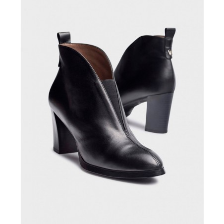 Wonders Sorrento L-1112 V-neck ankle boots