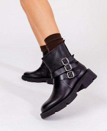 Yokono Elze Flat Buckled Ankle Boots