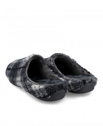 Comfortable house slippers Garzón 16300.381