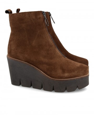 Alpe 4553 wedge ankle boots with zip