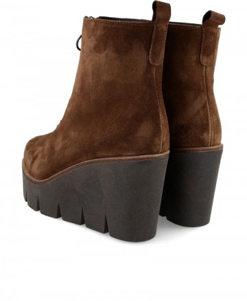 Alpe 4553 wedge ankle boots with zip