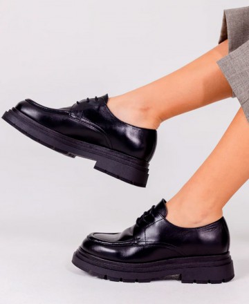 Yokono Cham Lace-Up Loafers