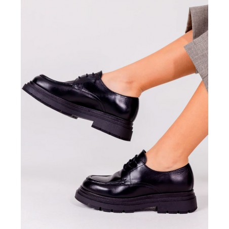 Yokono Cham Lace-Up Loafers