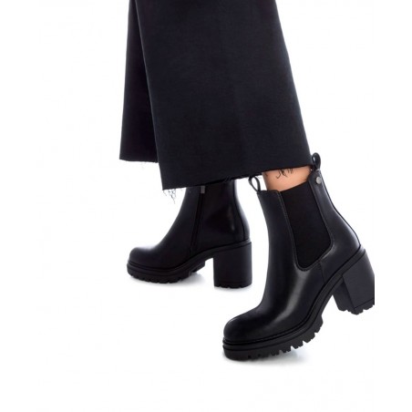 Chealsea ankle boots with heel Xti 143429