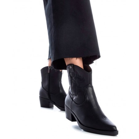 Cowboy ankle boots with medium heel Xti 143118