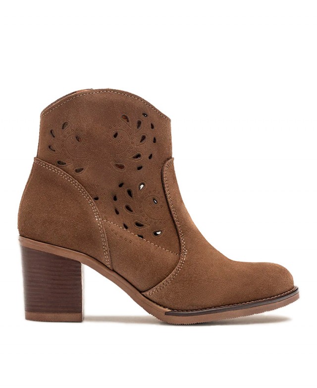 Yokono Orne-004 die-cut cowboy ankle boots