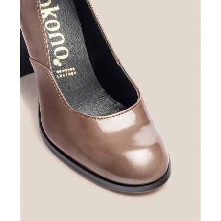 Yokono Loir 001 patent leather pump