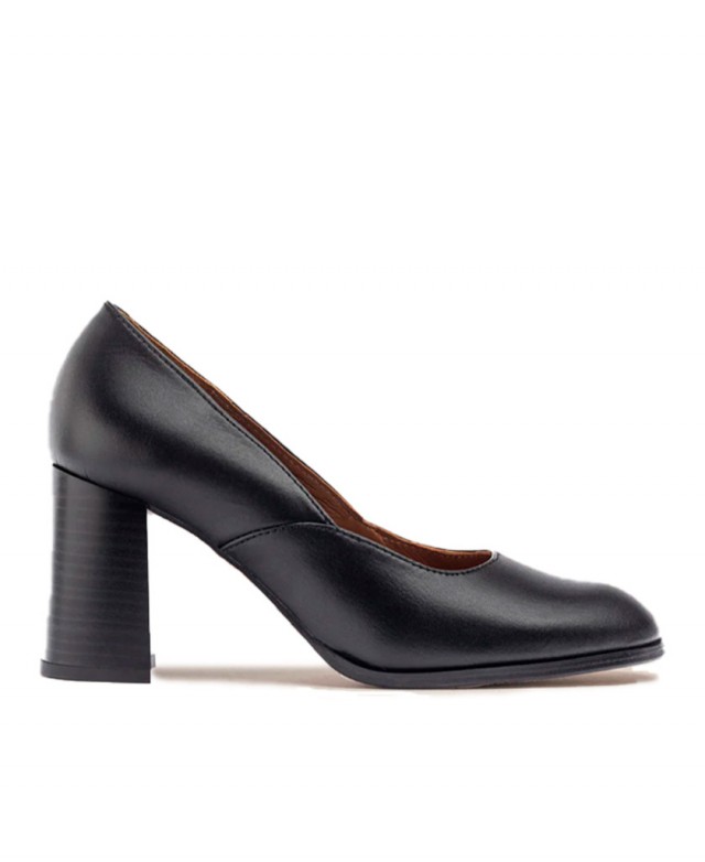 Yokono Loir 001 wide heel pumps