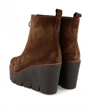 Alpe 4553 wedge ankle boots with zip