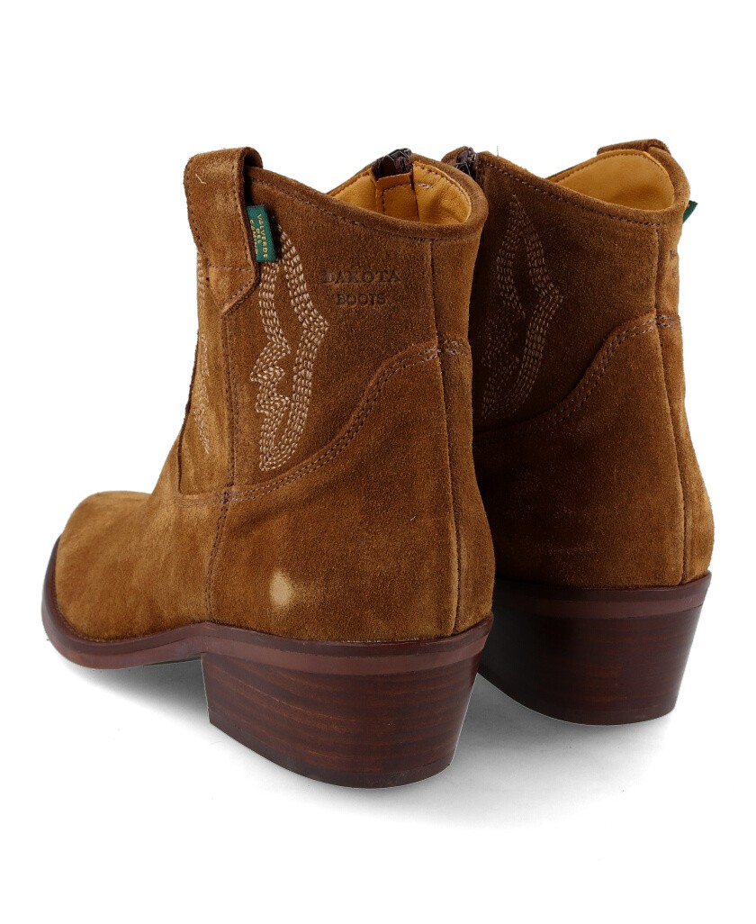 Brown leather cowboy boots Dakota Boots DKT 68