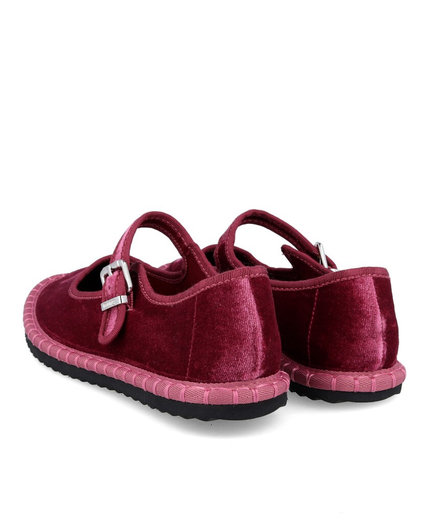 Mustang Flo 59774 women's flat shoes with buckle fastening